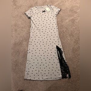 Cheibear Long Night Gown Ribbed Gray Black Hearts. Spilt w Black Lace Size M
NWT